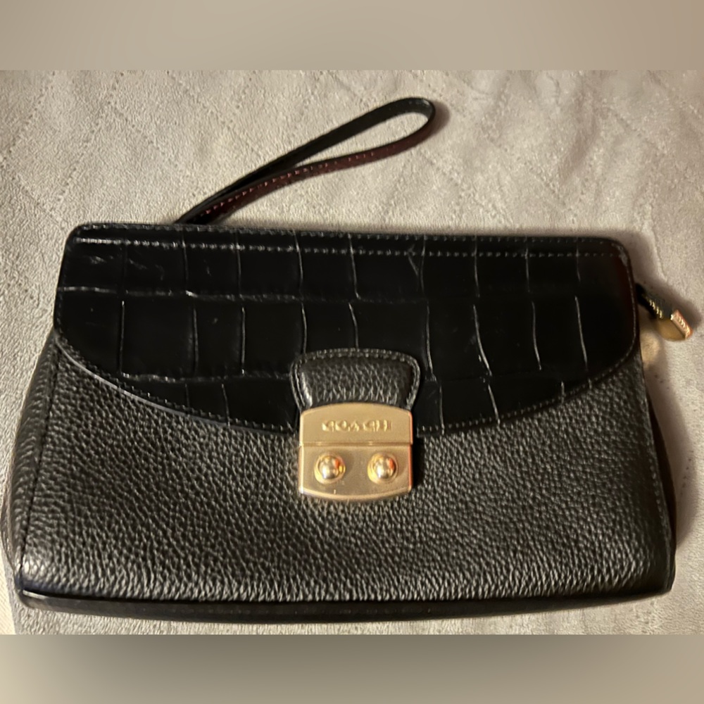 Coach authentic clutch wristlet wallet purse billfold